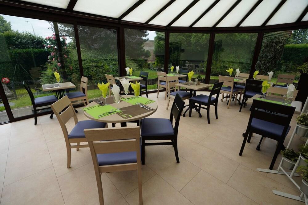 Hotel Campanile & Restaurant / 3*
