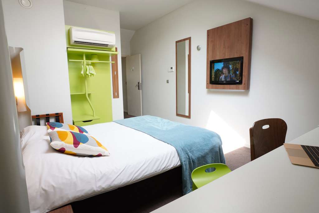 Campanile & Restaurant / Hotel Luik