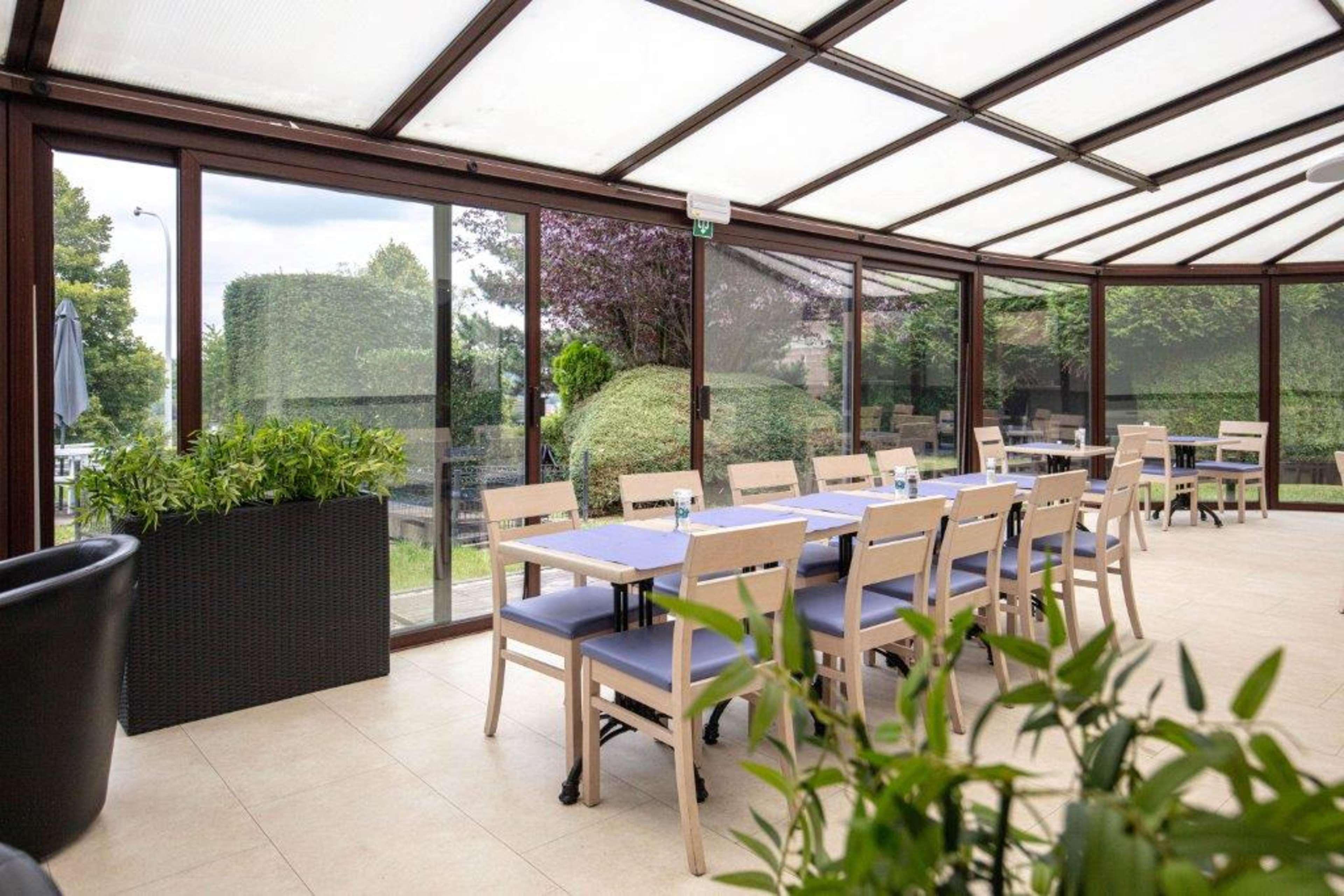 Campanile & Restaurant / Hotel Lieja